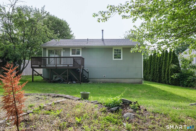 Building Photo - 49 Tudor Ln