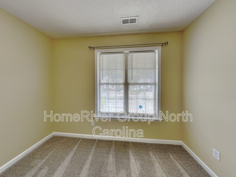 Building Photo - 1618 Crag Burn Ln