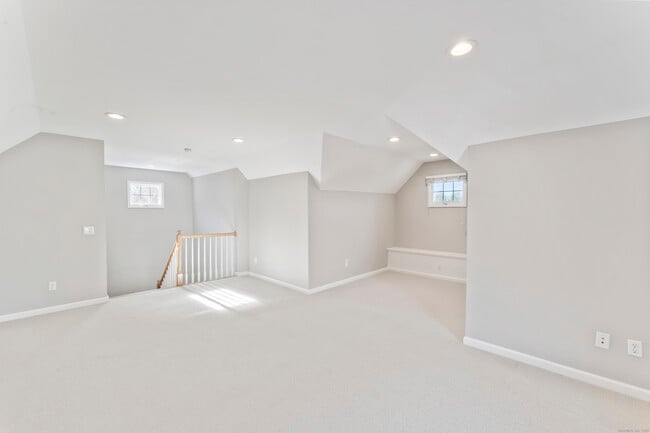 Building Photo - 4 Woods Way