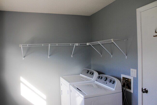 Laundry/Mud Room - 501 Westgate Cir