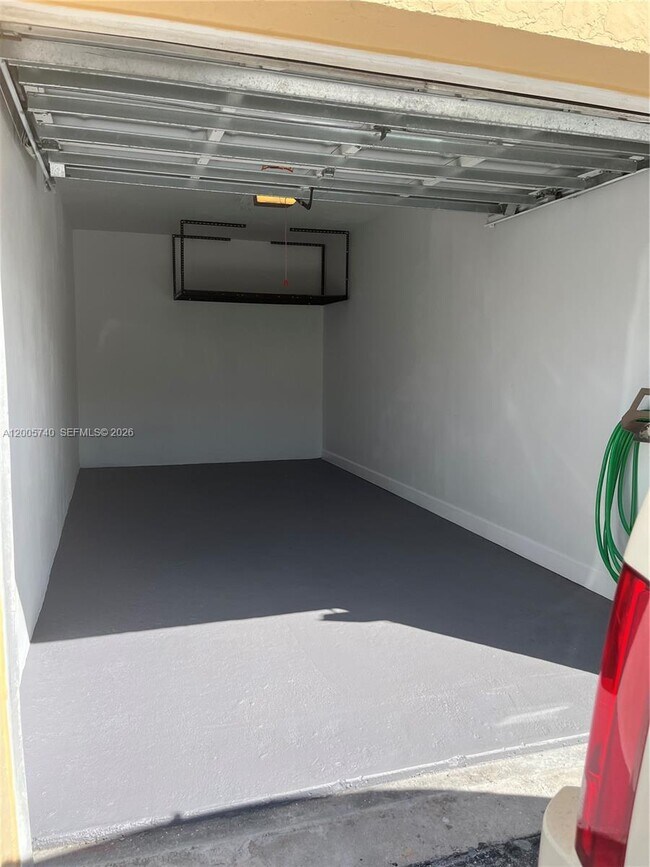 Building Photo - 6661 SW 137th Ct