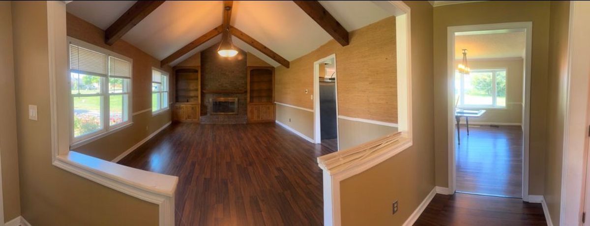 Building Photo - 806 Lois Ln