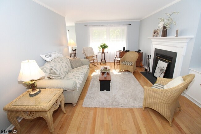 Building Photo - 11 Heritage Dr