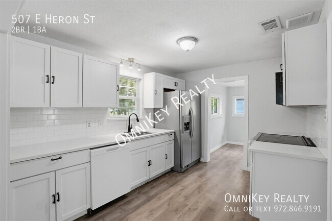 Building Photo - 507 E Heron St