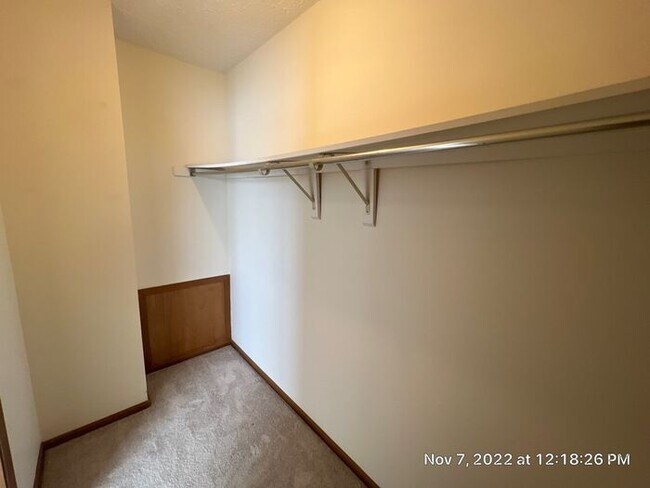 Building Photo - 3 BR 2.5 BA in Hilliard Schools