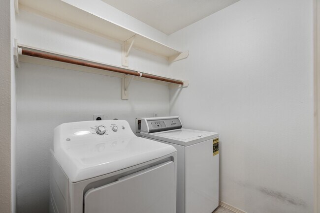 Building Photo - 4223 Rose St