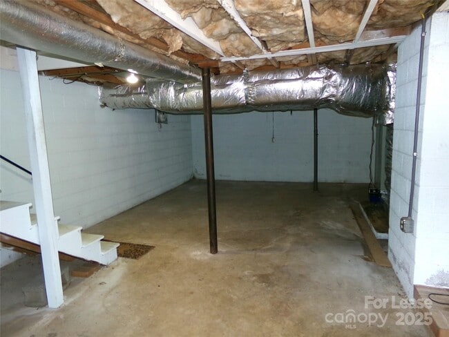 Building Photo - 507 Valleyview Dr