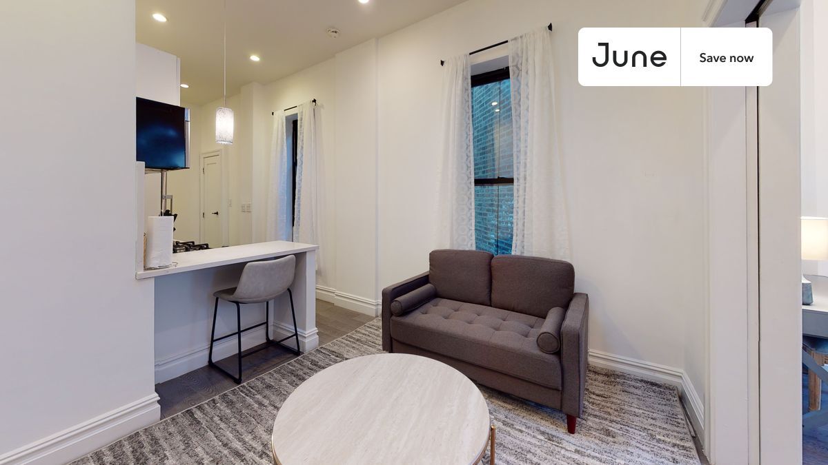 Building Photo - 824 9th Ave