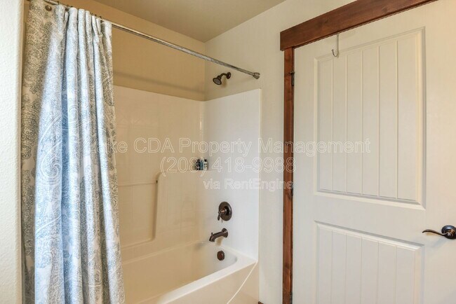 Building Photo - 10231 N Zenith St