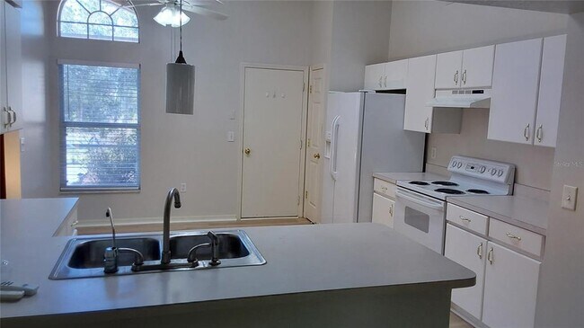 Building Photo - 30904 Burleigh Dr