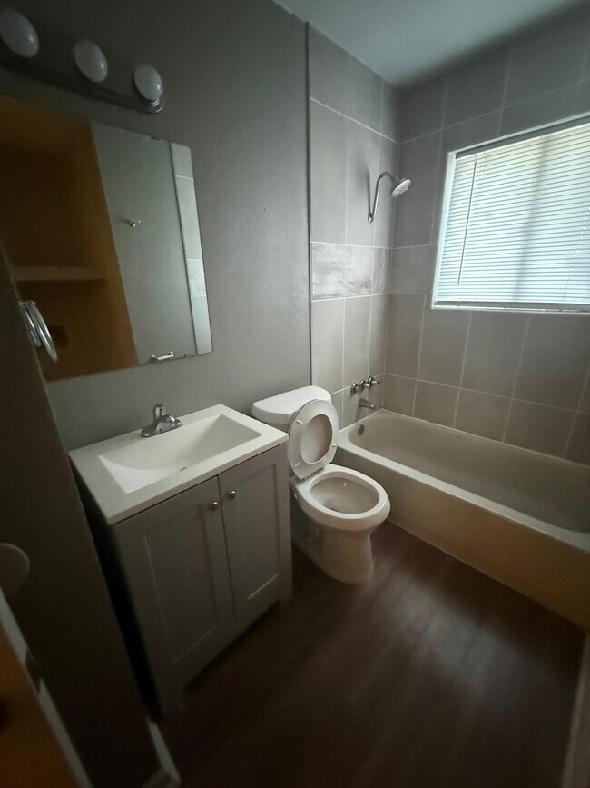 Building Photo - 2300 S Kate Ave