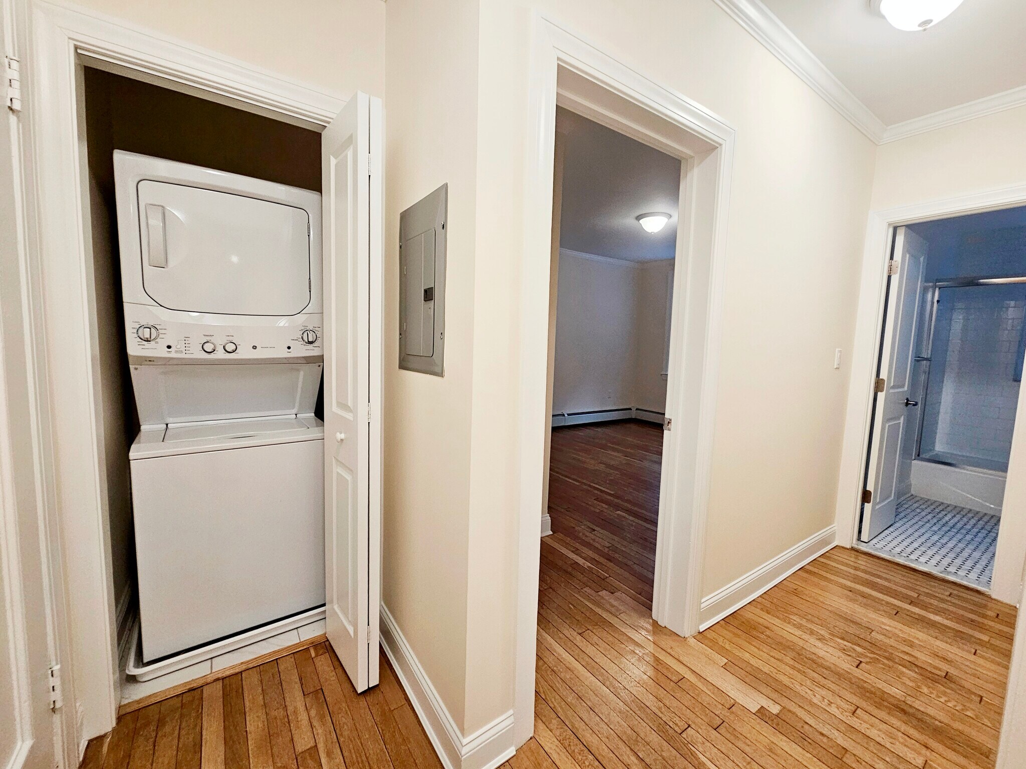 Building Photo - 31 Harris St