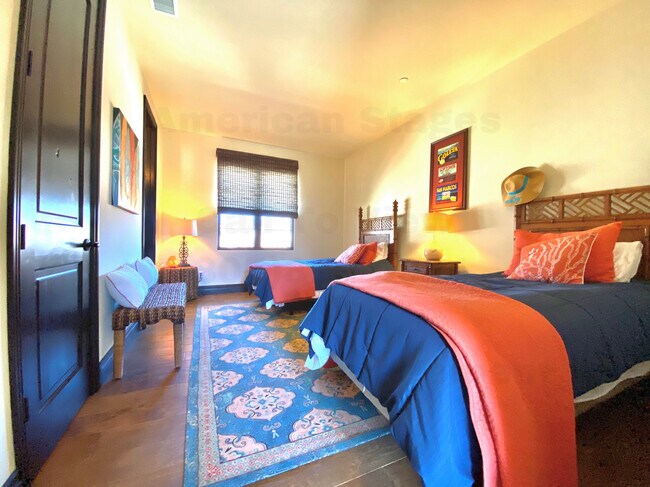 Building Photo - 347 Island Oak Ln