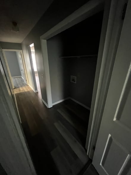 Building Photo - 3527 Brookway Dr