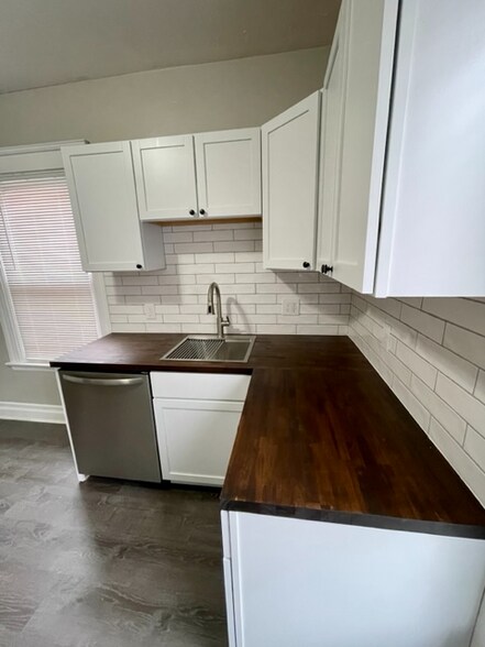 Building Photo - 370 Howell Ave