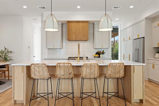 Building Photo - 4330 Dickason Ave