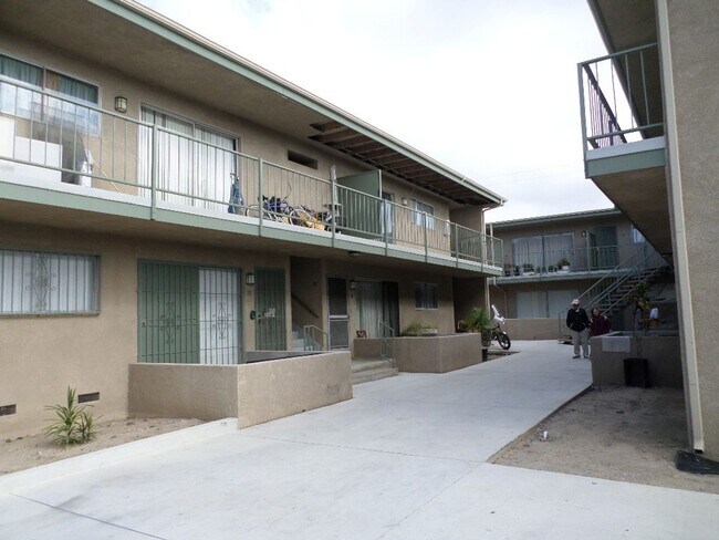 Building Photo - 14919 Normandie Ave