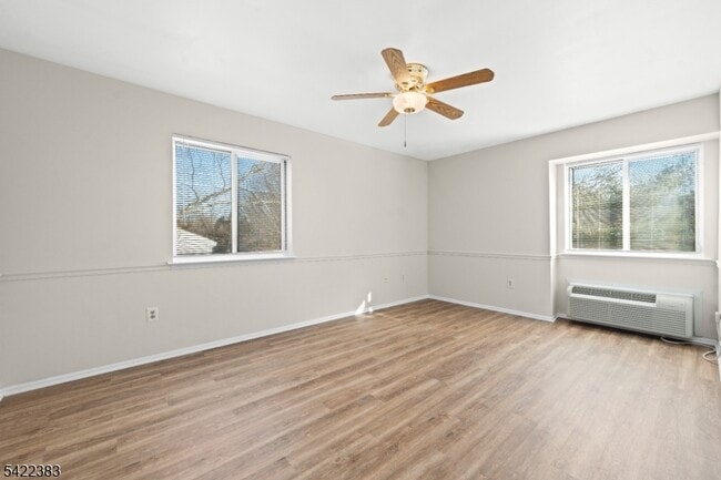 Building Photo - 62 Eton Way