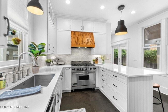 Building Photo - 4236 Melrose Ave