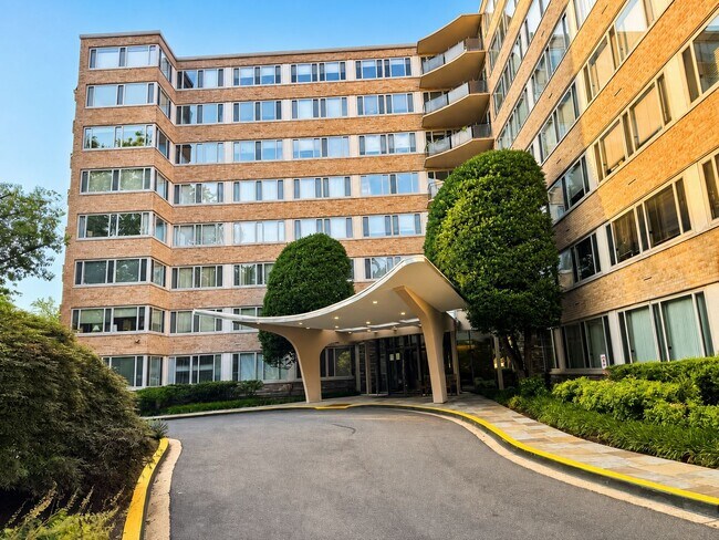 Building Photo - 4101 Cathedral Ave NW