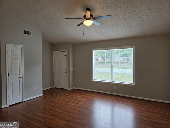 Building Photo - 200 Deer Rd