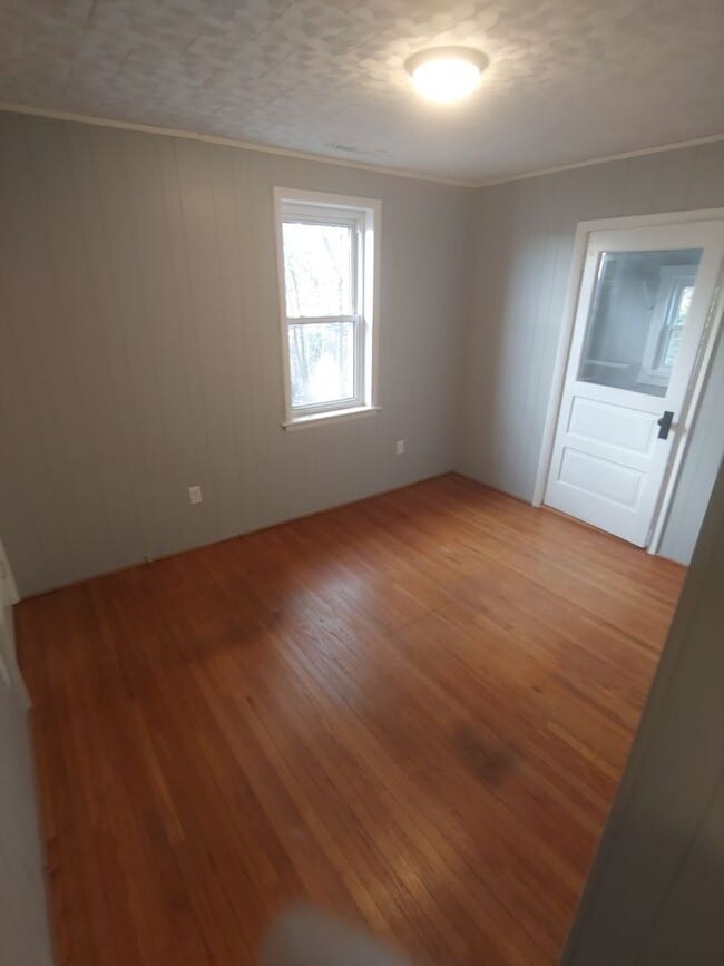 Building Photo - Semi-Attached Home Located Across from Red Lion High School