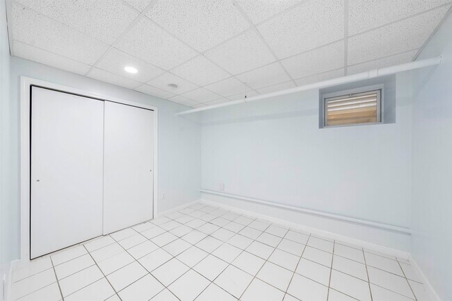 Building Photo - 214 50th St