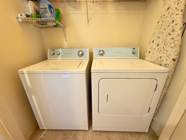 Building Photo - 6410 Padre Blvd