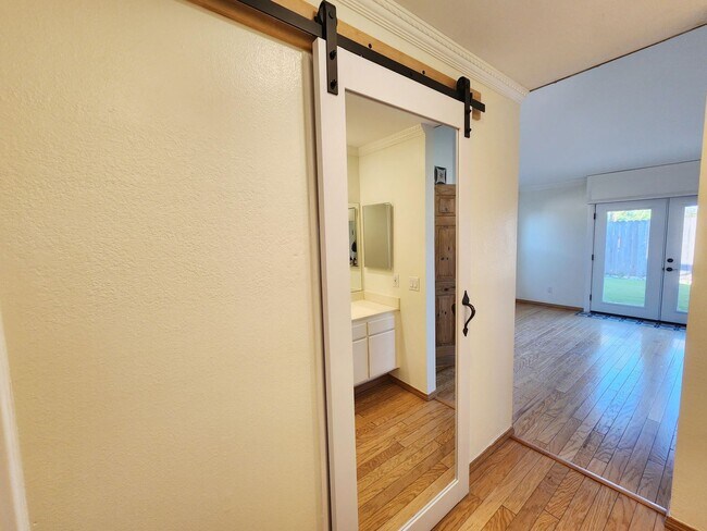 Building Photo - Elevated Living with Sunset Views