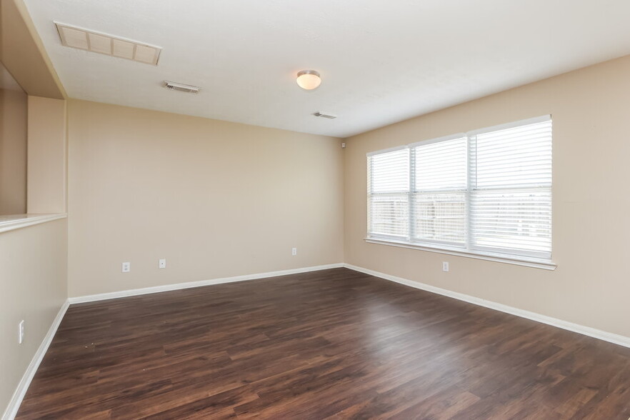 Building Photo - 3226 Dogwood Springs Dr