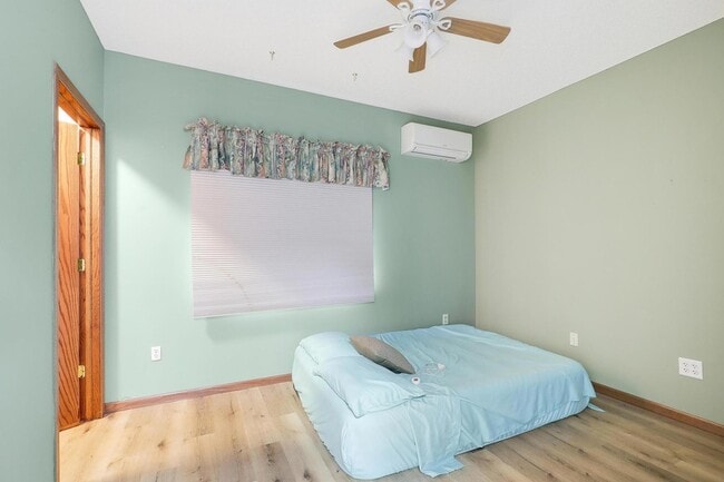 Building Photo - 11333 Welcome Ave N