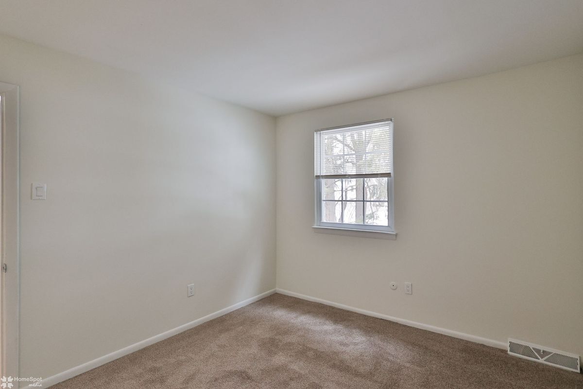 Building Photo - 305 S Warminster Rd