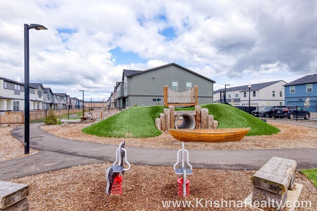 Building Photo - Modern 1-Year-Old NEW CONSTRUCTION 3 BR, 2.5 BA DR Horton Townhome with Community Playground