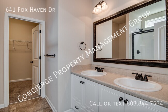 Building Photo - 641 Fox Haven Dr