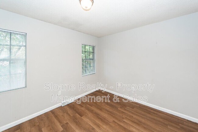 Building Photo - 296 Fleming Rd