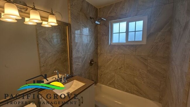 Building Photo - Updated Three Bedroom