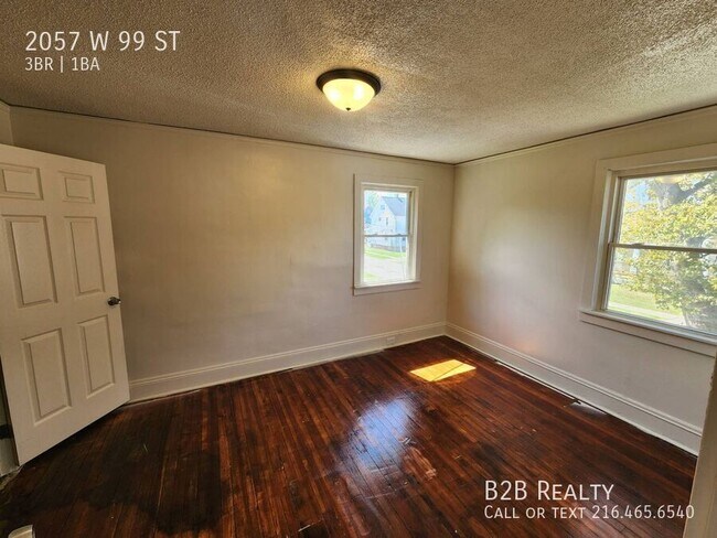 Building Photo - 2057 W 99th St