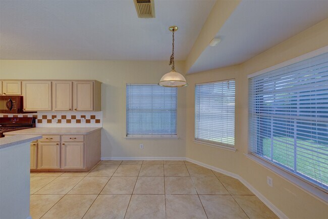 Building Photo - 2610 Ledgebrook Ln