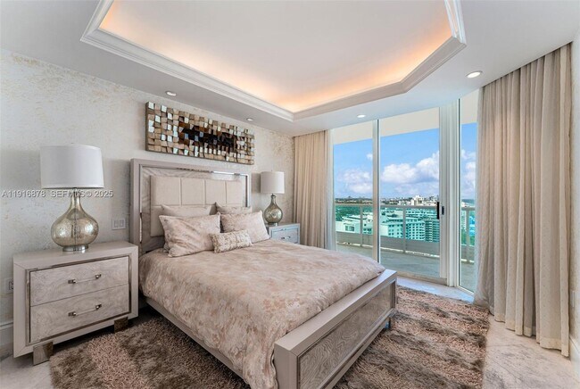 Building Photo - 5025 Collins Ave