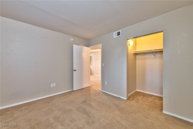 Building Photo - 7885 W Flamingo Rd