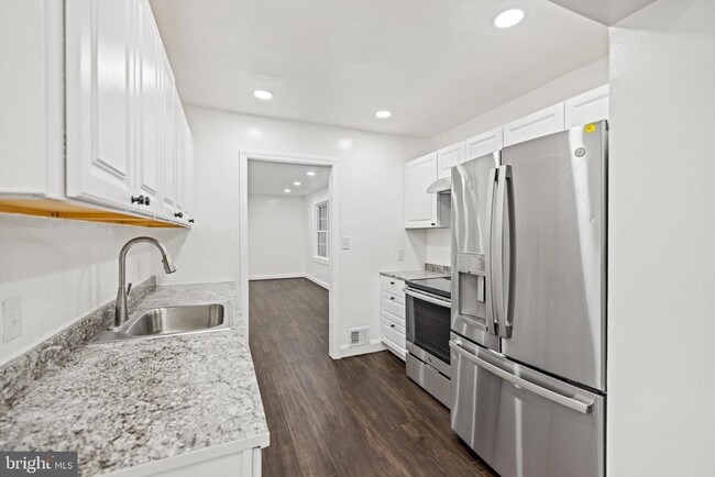 Building Photo - 7213 Tyler Ave