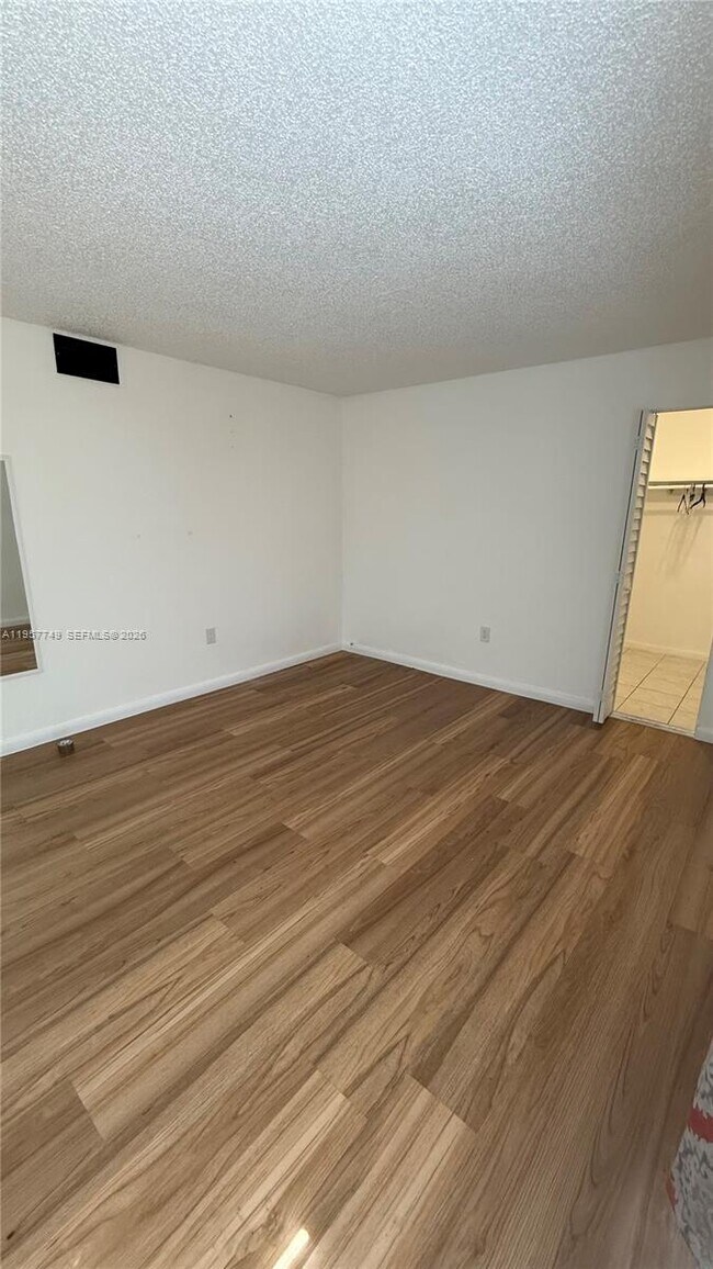 Building Photo - 10400 SW 108th Ave