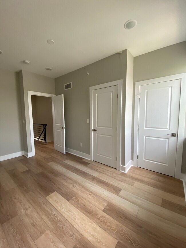 Building Photo - 1934 S Norwood St