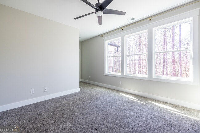 Building Photo - 1131 Pinehurst Dr