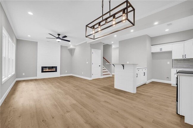 Building Photo - 155 Carey St