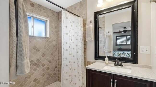 Building Photo - 2032 E La Jolla Dr