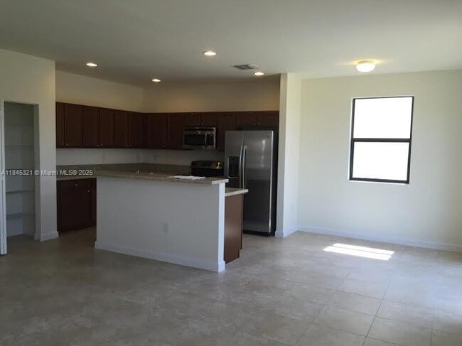 Building Photo - 15153 SW 117th Terrace