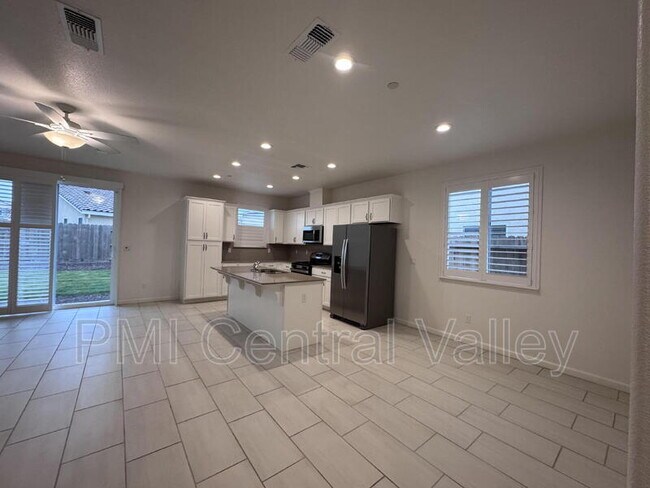 Building Photo - 4612 Irma Dr