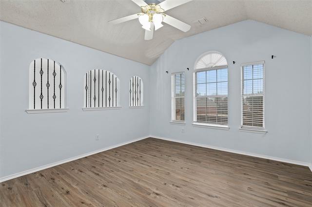 Building Photo - 316 Leameadow Dr