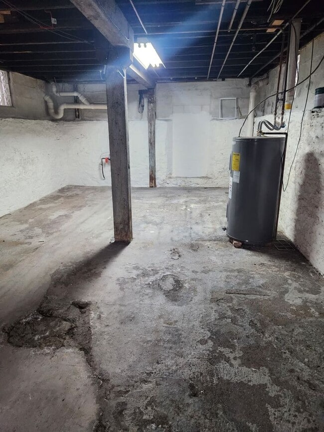 Building Photo - 2015 12th Ave